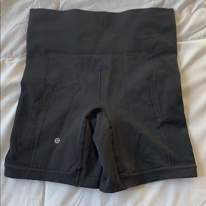 Lululemon Sculpt Short